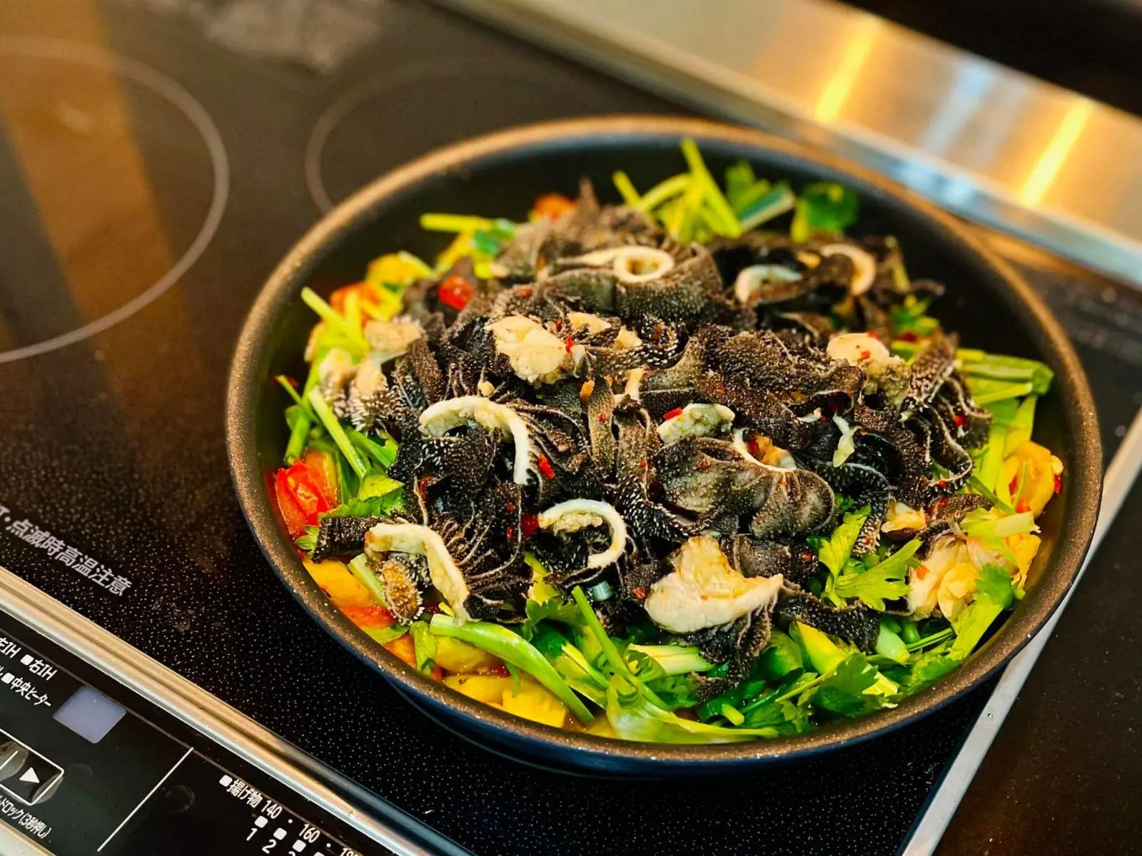 Lá xách xào cải chua